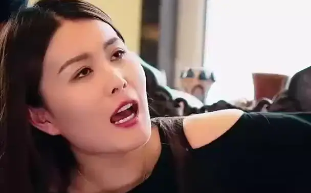 《血玉无暇》：爱与复仇交织的命运悲歌，揭秘豪门恩怨下的血色真相！